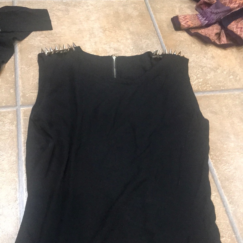 Tank with spikes